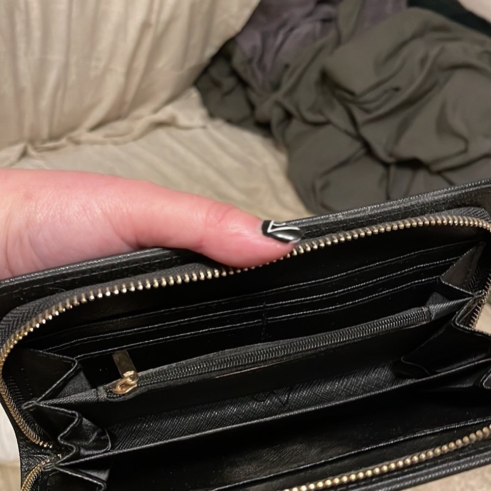 Wallet - Picture 3 of 5